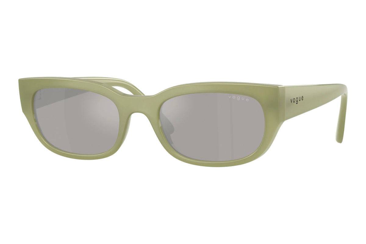 Lunettes Vogue Eyewear 0VO5669S Vert opaline (32546G) - FrenchOptic