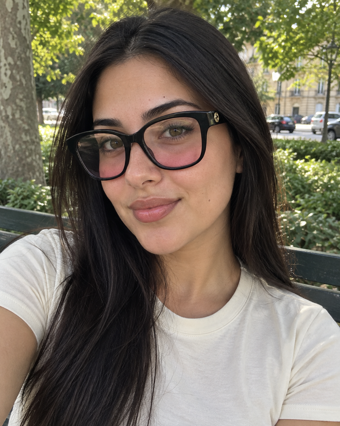 Gucci GG1340O – Noir 001 – lunettes effet blush au parc, modèle virtuel